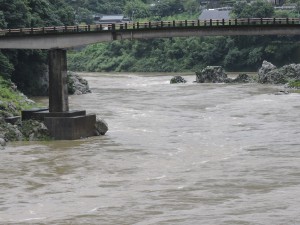 濁流の球磨川